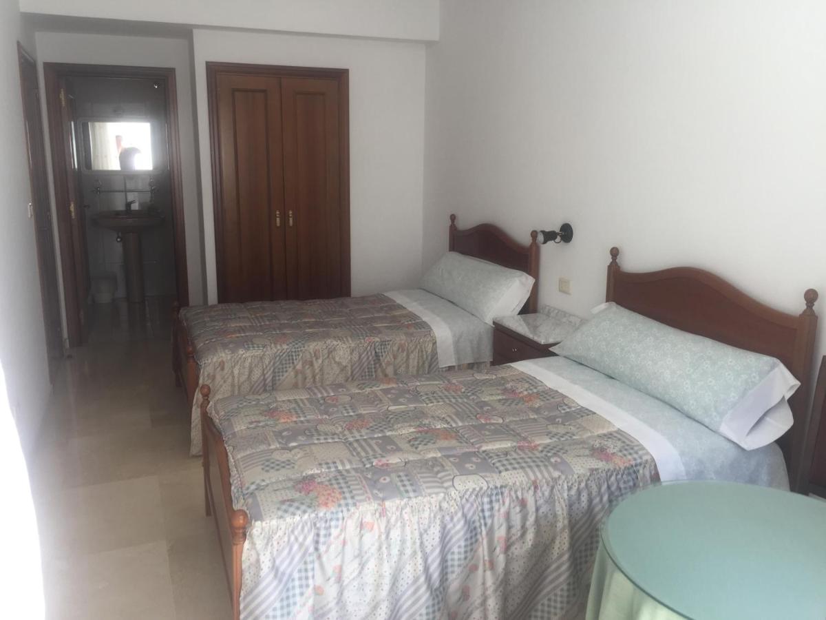 Residencia Universidad Ourense Bagian luar foto