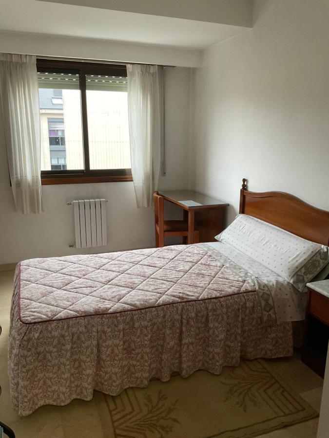 Residencia Universidad Ourense Bagian luar foto