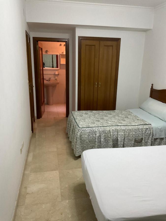 Residencia Universidad Ourense Bagian luar foto
