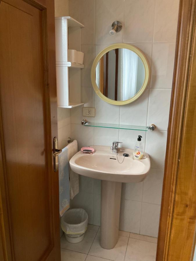 Residencia Universidad Ourense Bagian luar foto