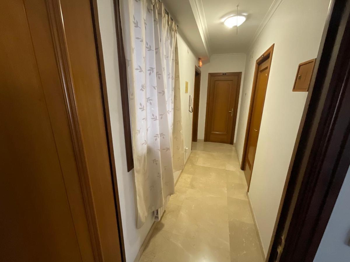 Residencia Universidad Ourense Bagian luar foto