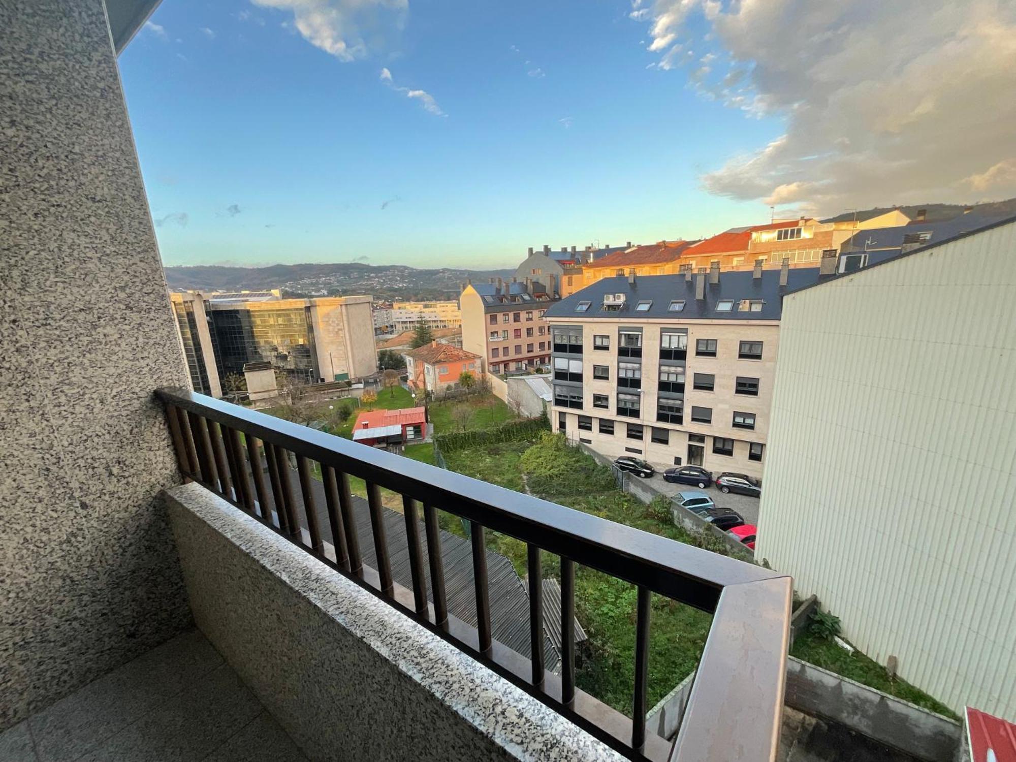 Residencia Universidad Ourense Bagian luar foto